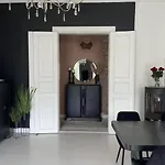 Cozy Room By Royal Palace